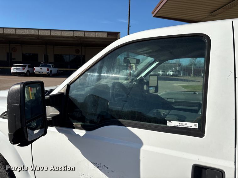 image for item EU7451 2011 Ford F250 Crew Cab pickup truck