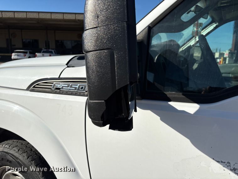 image for item EU7451 2011 Ford F250 Crew Cab pickup truck