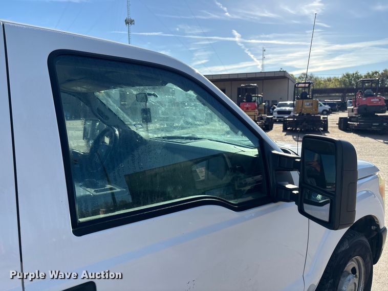 image for item EU7451 2011 Ford F250 Crew Cab pickup truck