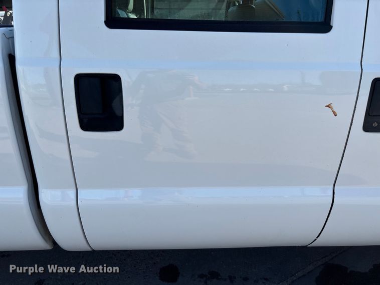 image for item EU7451 2011 Ford F250 Crew Cab pickup truck