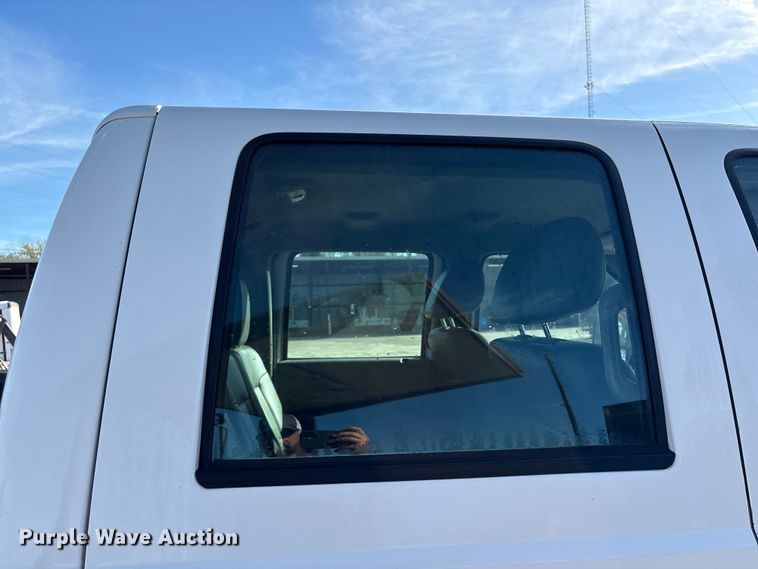 image for item EU7451 2011 Ford F250 Crew Cab pickup truck