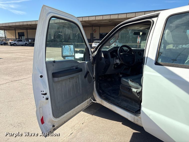 image for item EU7451 2011 Ford F250 Crew Cab pickup truck