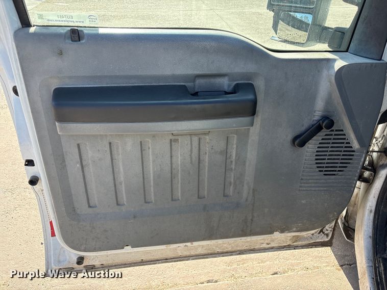 image for item EU7451 2011 Ford F250 Crew Cab pickup truck