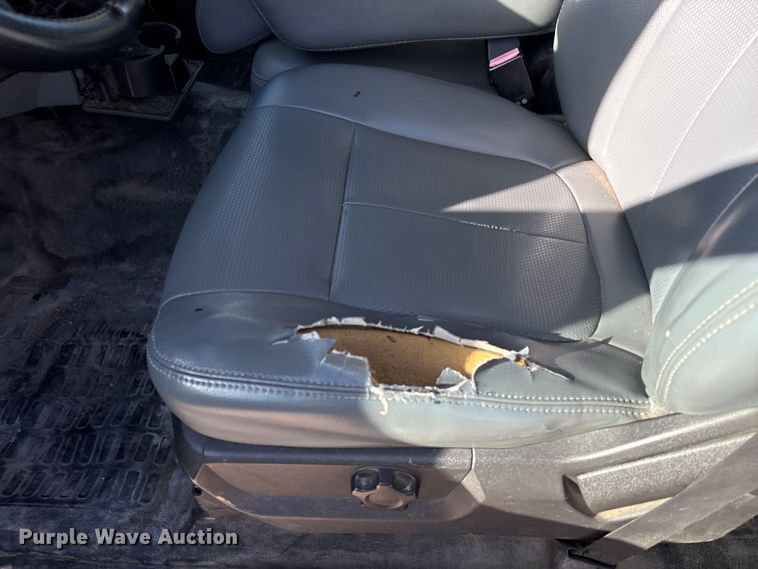 image for item EU7451 2011 Ford F250 Crew Cab pickup truck