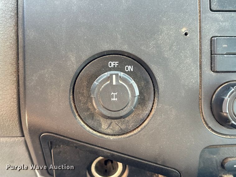 image for item EU7451 2011 Ford F250 Crew Cab pickup truck