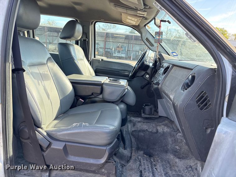 image for item EU7451 2011 Ford F250 Crew Cab pickup truck