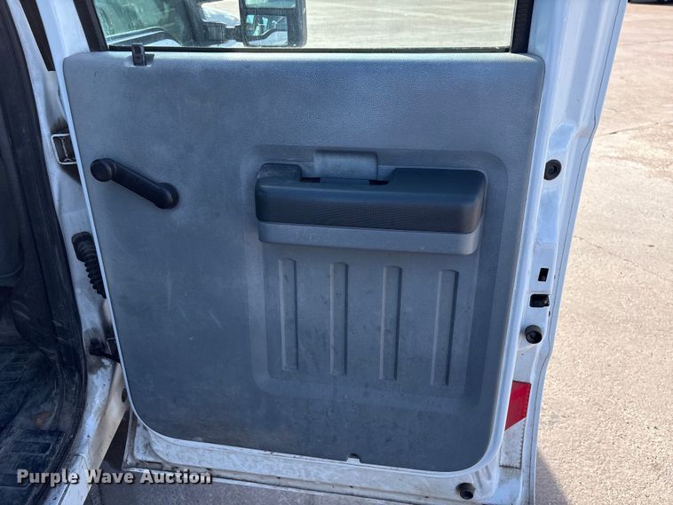 image for item EU7451 2011 Ford F250 Crew Cab pickup truck