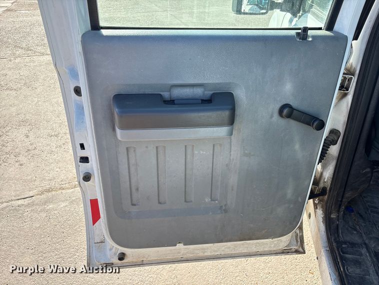 image for item EU7451 2011 Ford F250 Crew Cab pickup truck