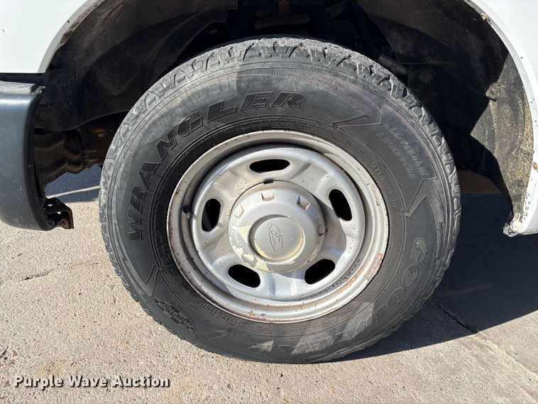 image for item EU7451 2011 Ford F250 Crew Cab pickup truck