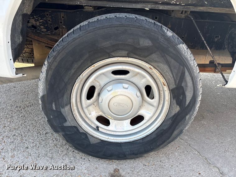 image for item EU7451 2011 Ford F250 Crew Cab pickup truck