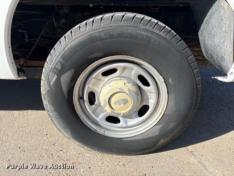 image for item EU7451 2011 Ford F250 Crew Cab pickup truck