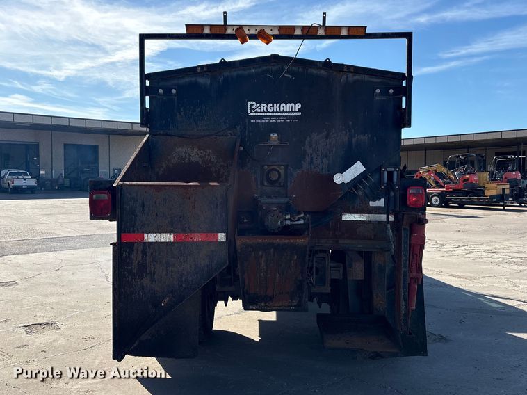 image for item EU7452 2006 Ford F750 pothole patcher truck