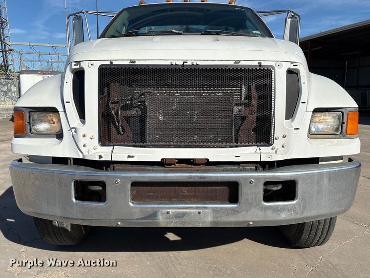 image for item EU7452 2006 Ford F750 pothole patcher truck