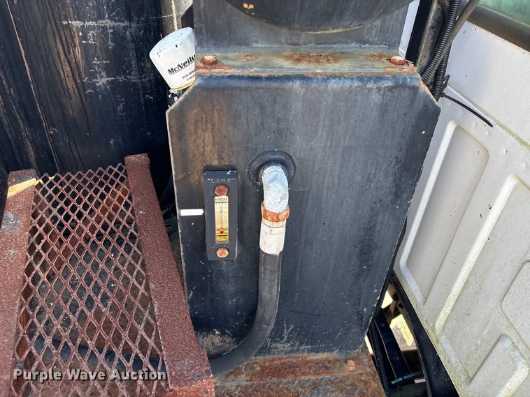 image for item EU7452 2006 Ford F750 pothole patcher truck