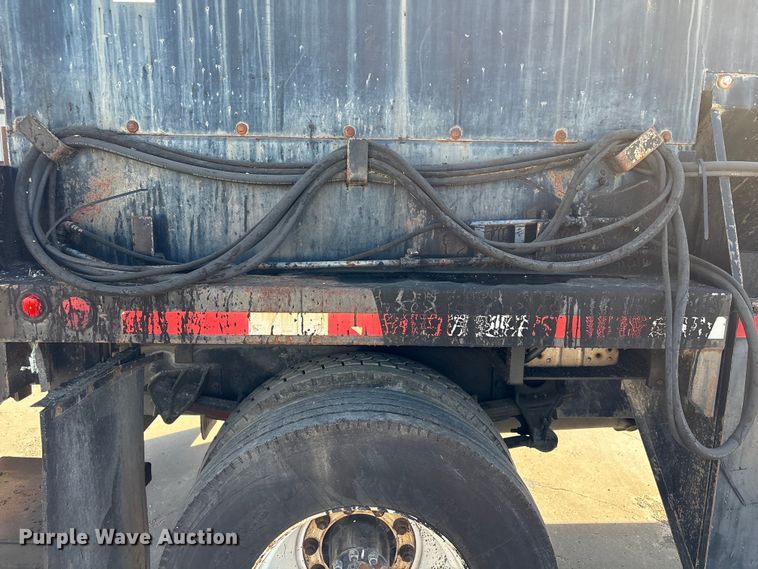 image for item EU7452 2006 Ford F750 pothole patcher truck