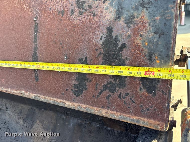 image for item EU7452 2006 Ford F750 pothole patcher truck