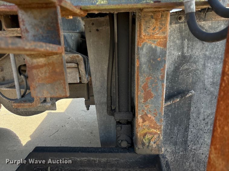 image for item EU7452 2006 Ford F750 pothole patcher truck