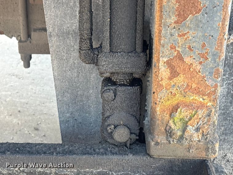 image for item EU7452 2006 Ford F750 pothole patcher truck