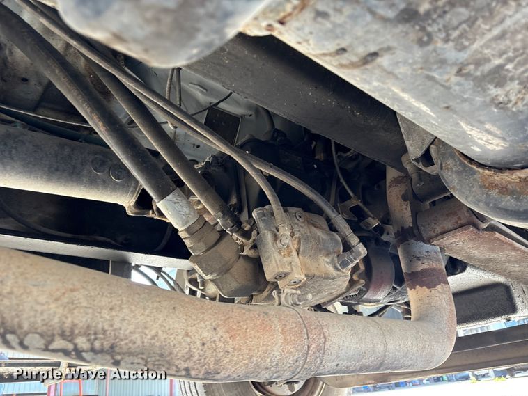 image for item EU7452 2006 Ford F750 pothole patcher truck