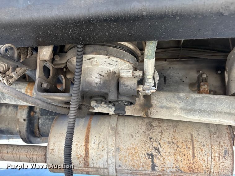 image for item EU7452 2006 Ford F750 pothole patcher truck