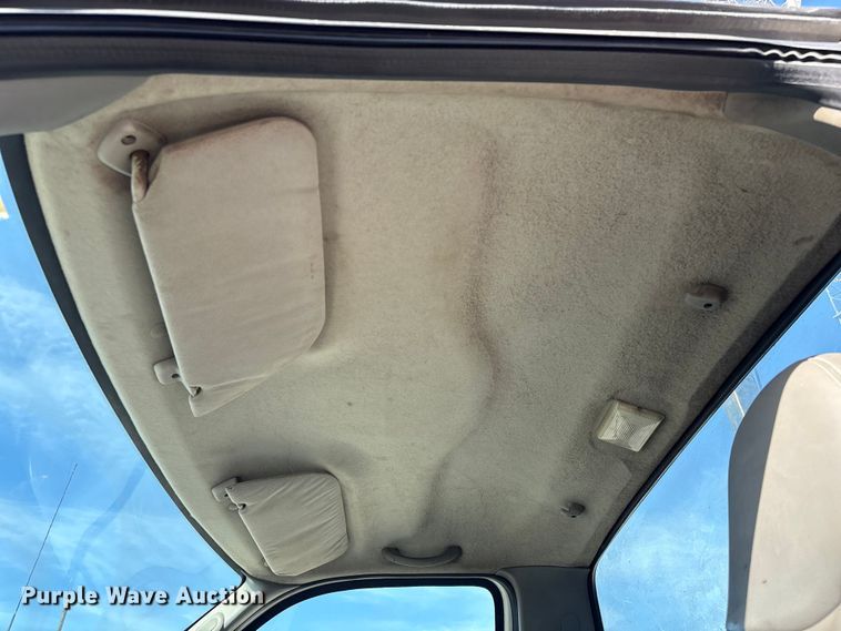 image for item EU7452 2006 Ford F750 pothole patcher truck