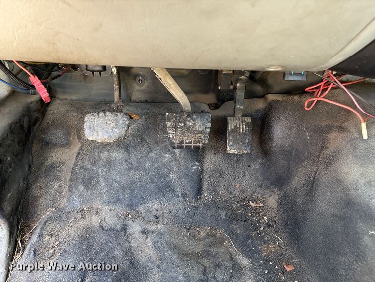 image for item EU7452 2006 Ford F750 pothole patcher truck