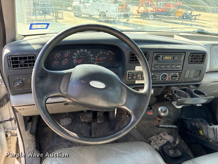 image for item EU7452 2006 Ford F750 pothole patcher truck