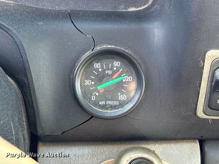 image for item EU7452 2006 Ford F750 pothole patcher truck