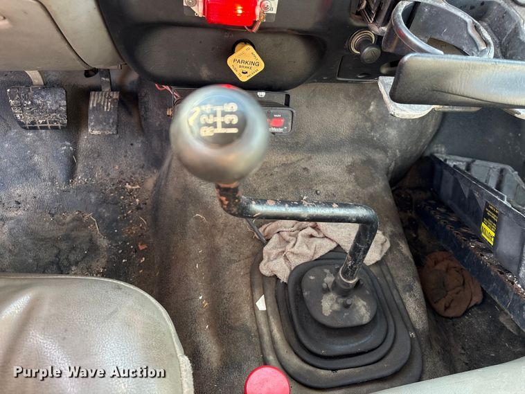 image for item EU7452 2006 Ford F750 pothole patcher truck