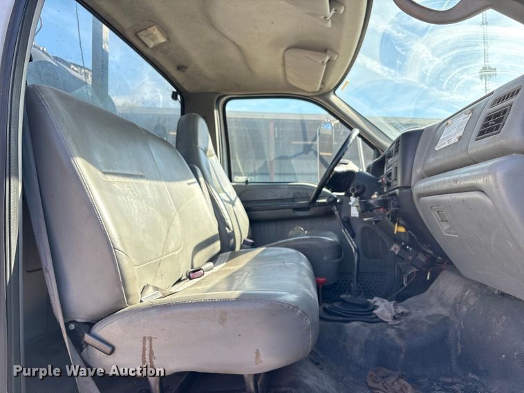 image for item EU7452 2006 Ford F750 pothole patcher truck