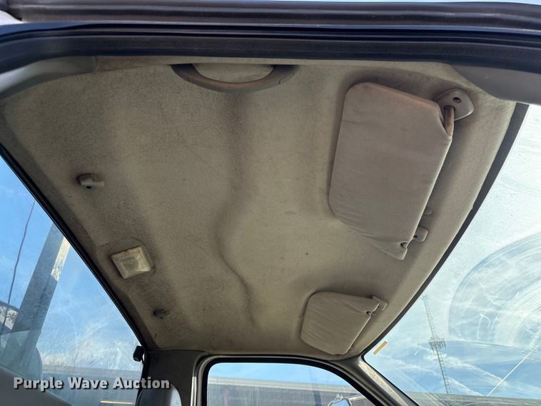 image for item EU7452 2006 Ford F750 pothole patcher truck