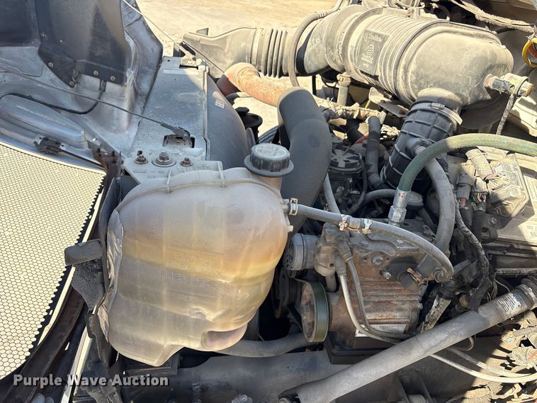 image for item EU7452 2006 Ford F750 pothole patcher truck