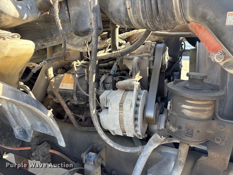 image for item EU7452 2006 Ford F750 pothole patcher truck