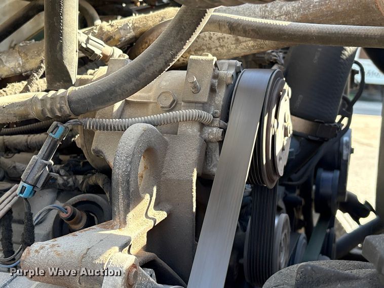 image for item EU7452 2006 Ford F750 pothole patcher truck