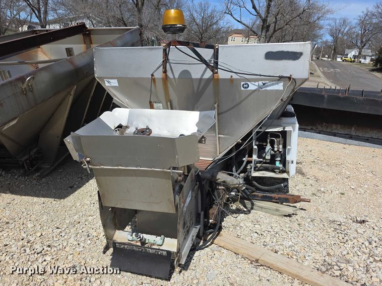 image for item EV2004 (2) spreaders