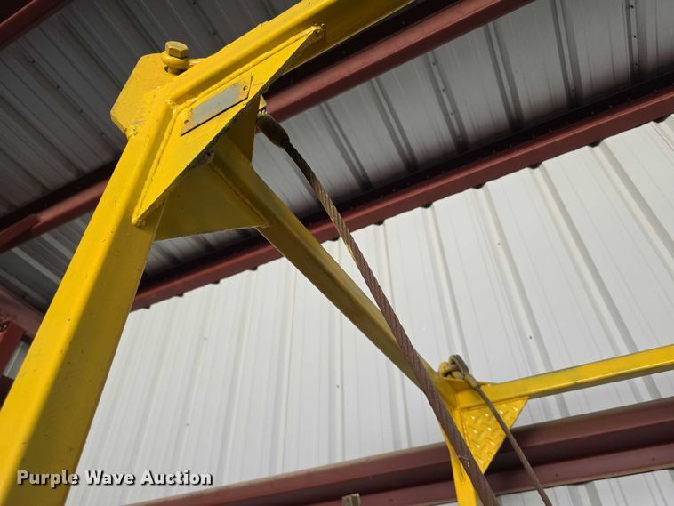 image for item EV2018 1999 Chicago Crane 48X48X1200 man basket