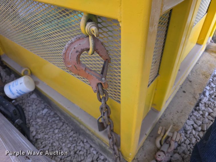 image for item EV2018 1999 Chicago Crane 48X48X1200 man basket