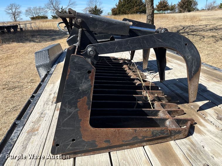 image for item EV2024 John Deere GT80 skid steer grapple bucket