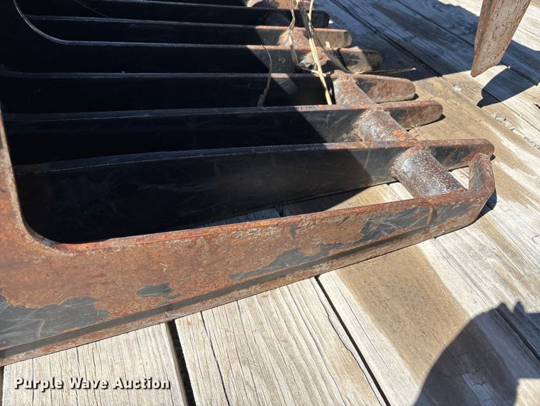 image for item EV2024 John Deere GT80 skid steer grapple bucket