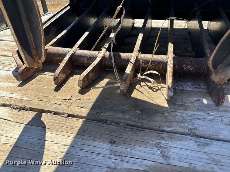 image for item EV2024 John Deere GT80 skid steer grapple bucket