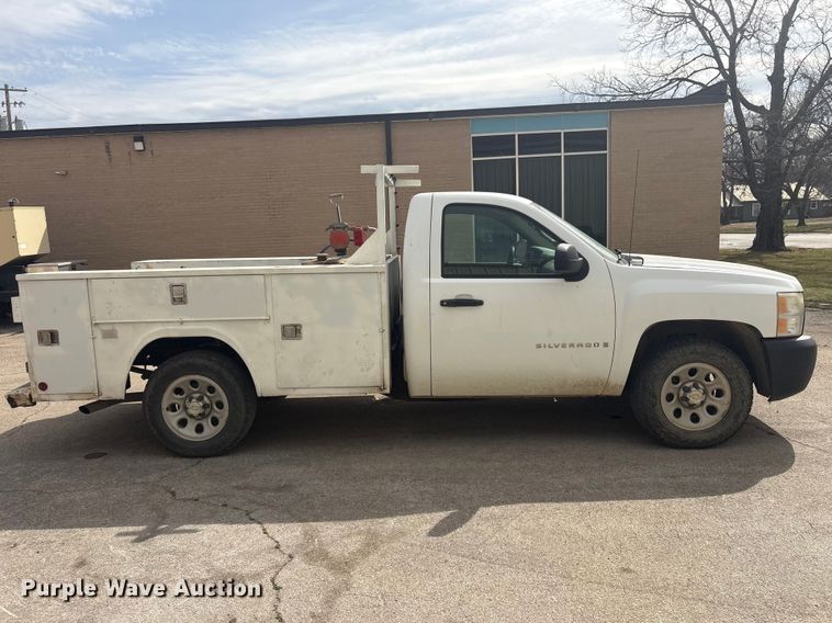 image for item EV2853 2008 Chevrolet Silverado 1500 utility bed pickup truck