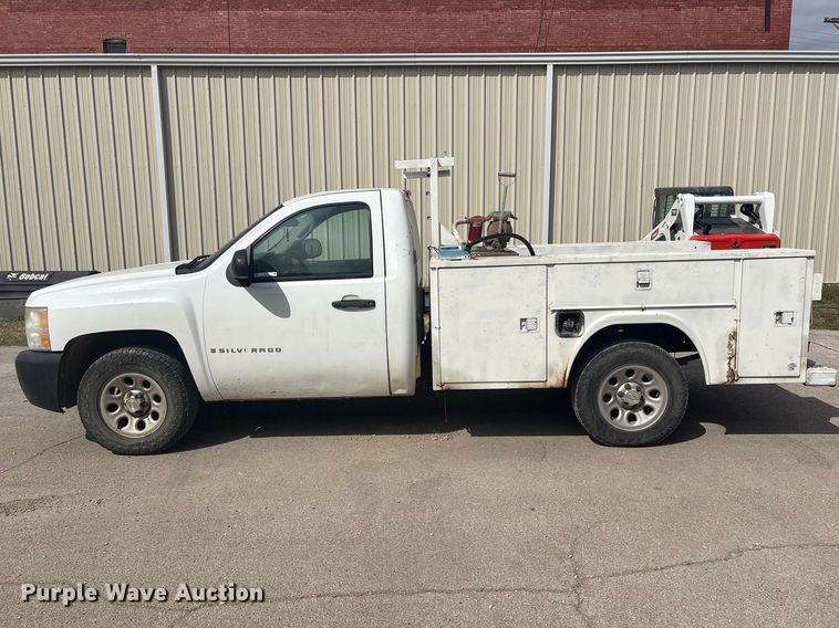 image for item EV2853 2008 Chevrolet Silverado 1500 utility bed pickup truck