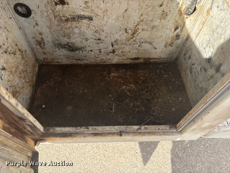 image for item EV2853 2008 Chevrolet Silverado 1500 utility bed pickup truck