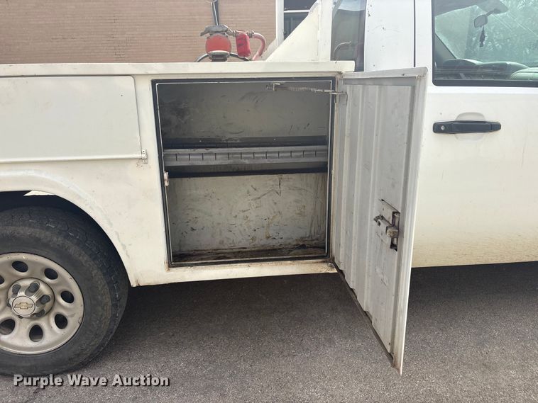 image for item EV2853 2008 Chevrolet Silverado 1500 utility bed pickup truck