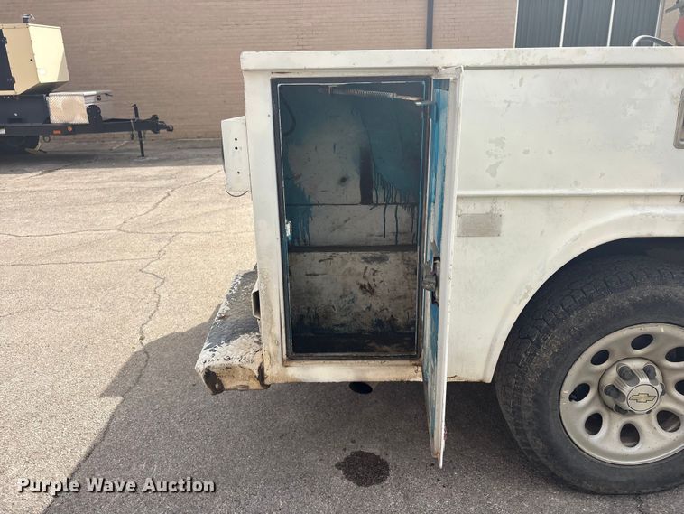 image for item EV2853 2008 Chevrolet Silverado 1500 utility bed pickup truck