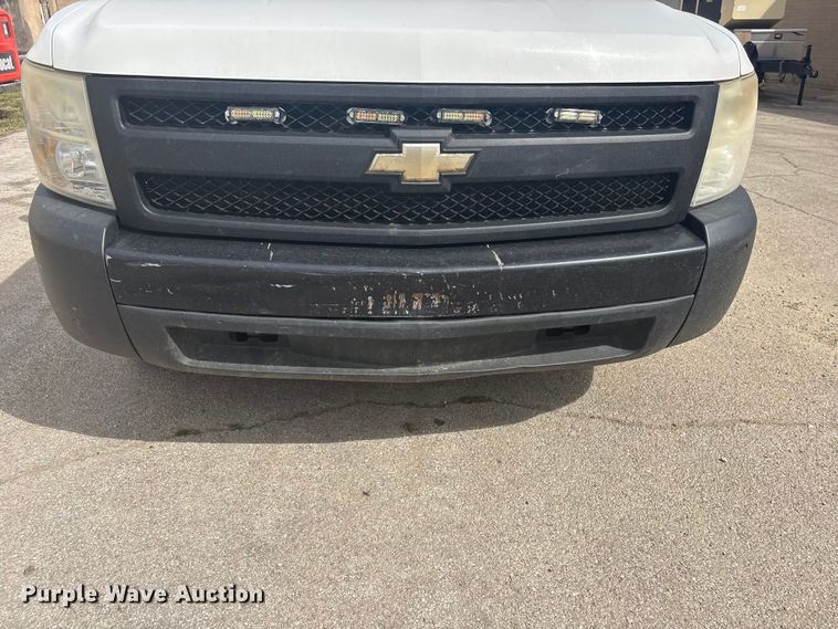 image for item EV2853 2008 Chevrolet Silverado 1500 utility bed pickup truck