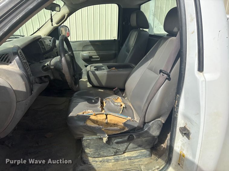 image for item EV2853 2008 Chevrolet Silverado 1500 utility bed pickup truck