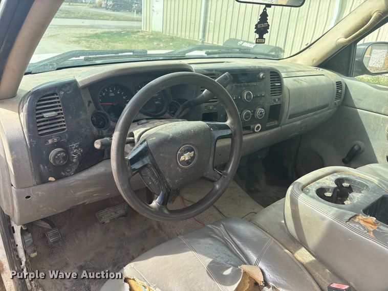 image for item EV2853 2008 Chevrolet Silverado 1500 utility bed pickup truck