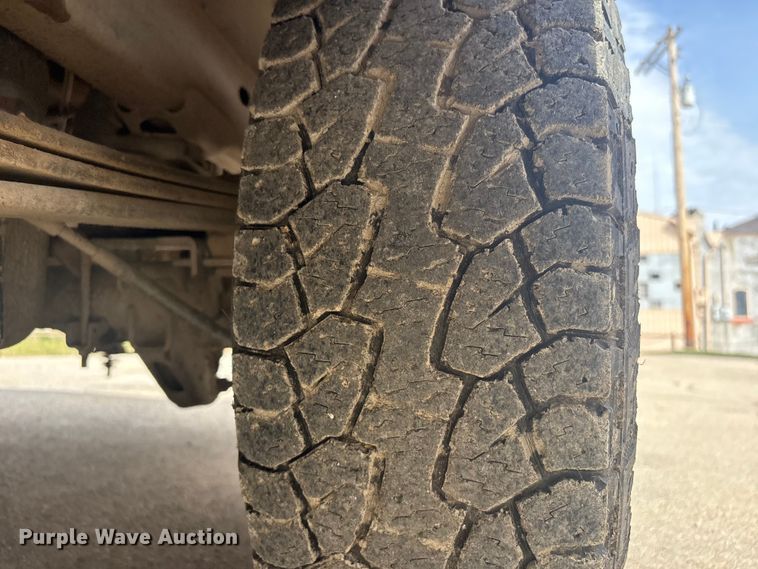 image for item EV2853 2008 Chevrolet Silverado 1500 utility bed pickup truck