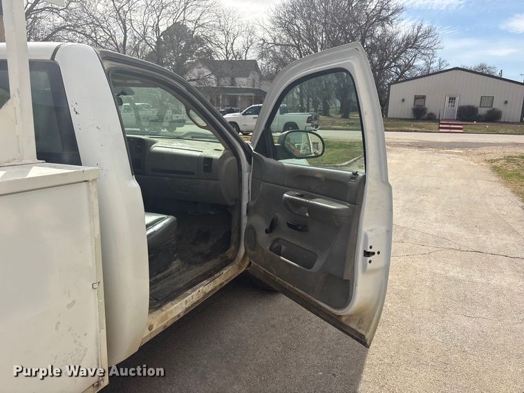 image for item EV2853 2008 Chevrolet Silverado 1500 utility bed pickup truck